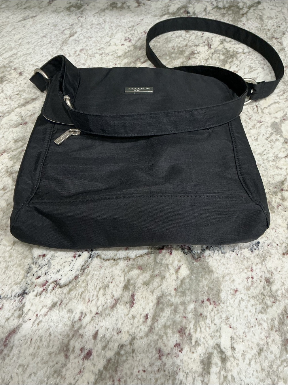 Baggallini Black Crossbody Bag - Picture 5 of 12